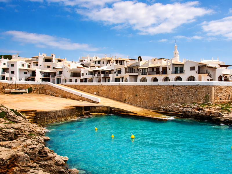 Traslados en taxi a Ciutadella y pueblos con encanto de Menorca